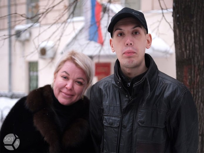 Lev Skoryakin with OVD-Info lawyer Yevgenia Grigorieva after the verdict at Moscow’s Gagarinsky District Court, December 13, 2023 / Photo: SOTAvision