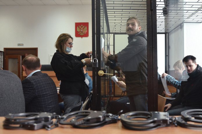 Дмитрий Пчелинцев с адвокатом Оксаной Маркеевой во время апелляции на приговор, 29 сентября 2020 года / Фото: Екатерина Малышева